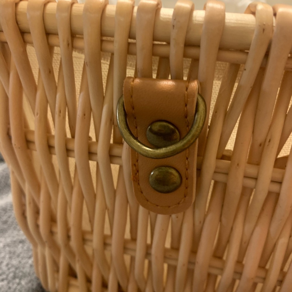 1 left! Faux Pearl Rattan Khaki Small Bucket Bag - Picture 8 of 16